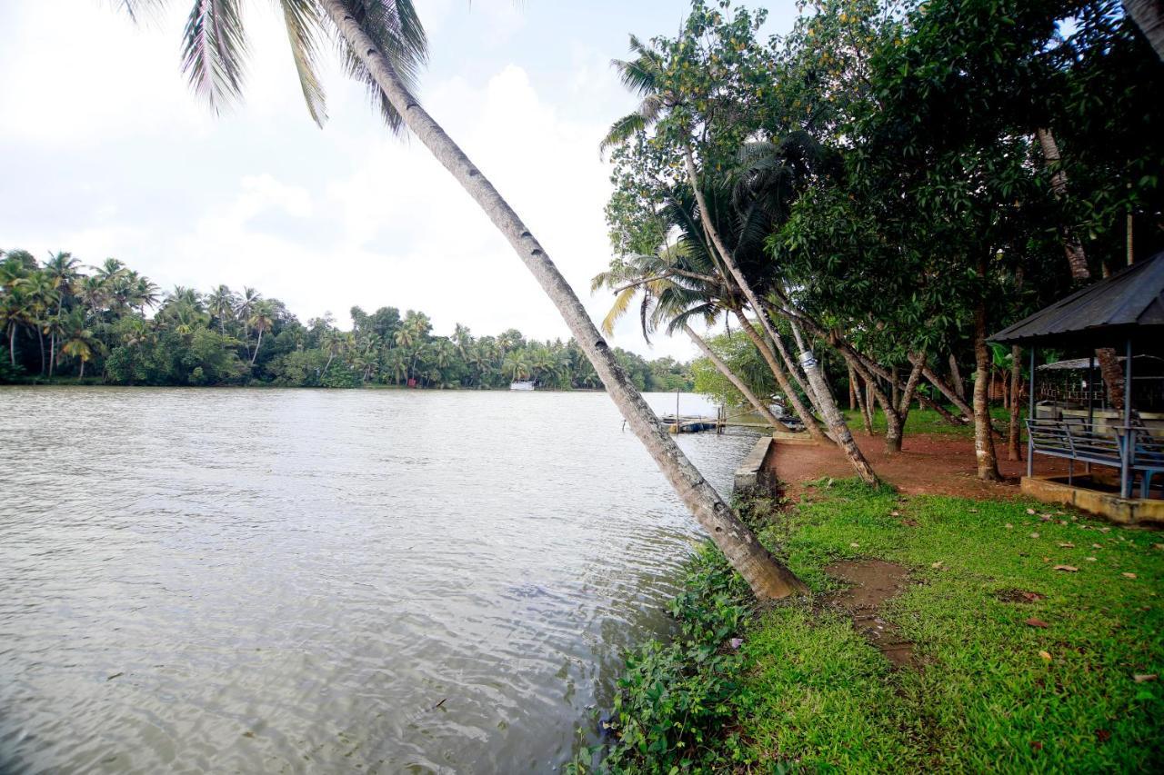 Munroe Lagoons Kollam Kültér fotó